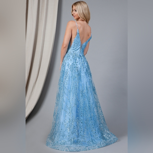 Prom dress - Picture 4 of 10